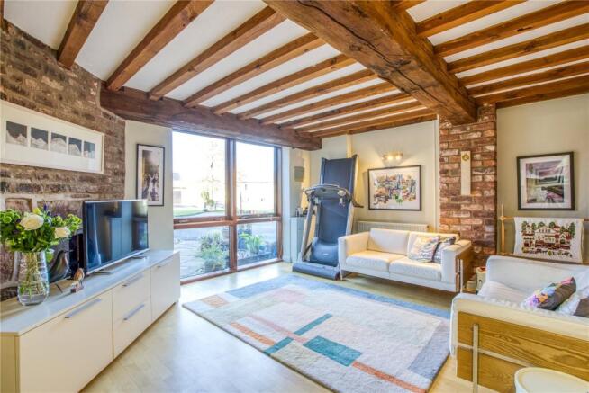 Kitchen/Sitting Area