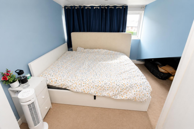 5 bed Terraced for sale Image 11