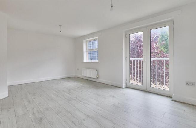 Lounge/Dining Area