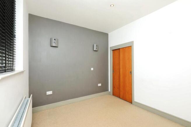 2 bed Flat for sale Image 11