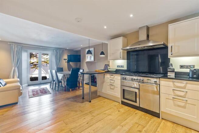 A13 - 113 Victoria Road, Dartmouth Elm Grove - 251