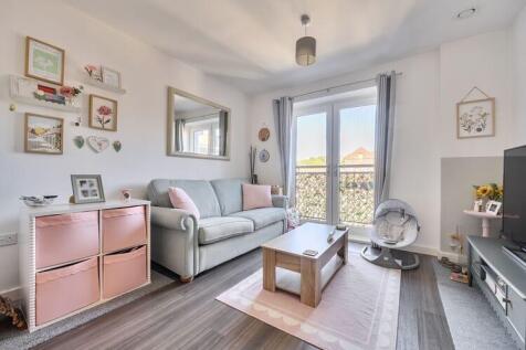 Ripley House, Farnham, Surrey, GU9