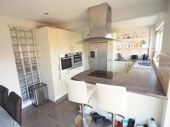 Stylish Modern Kitchen 888