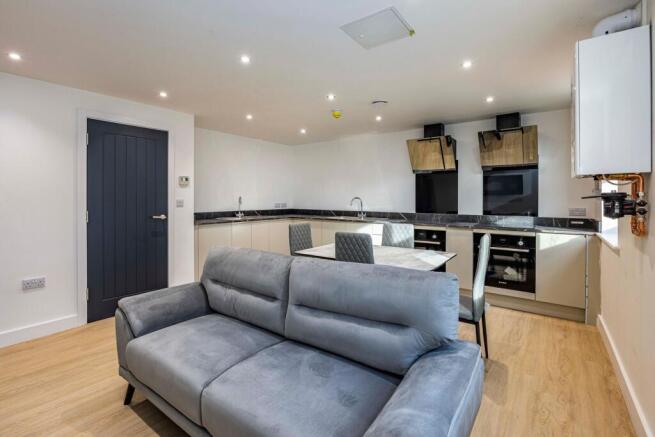 Kitchen/Lounge