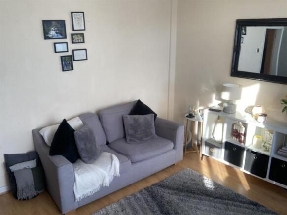Lounge 2.jpeg