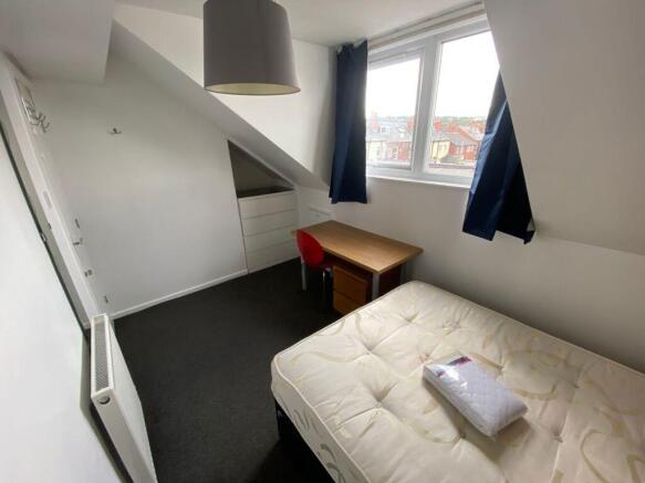 1 bed House Share to rent Image 8