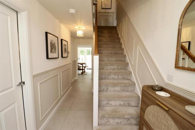 4 bed Detached for sale Image 6