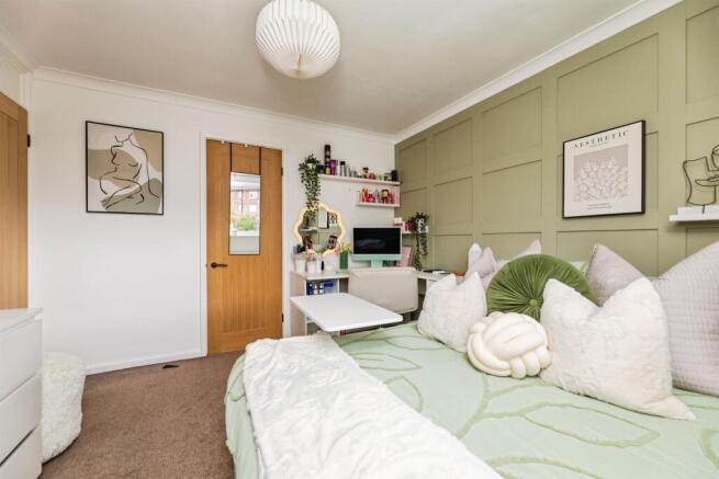 3 bed Terraced for sale Image 12