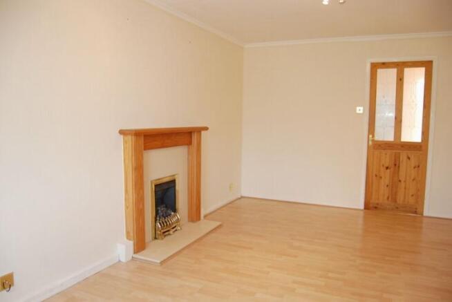 Spacious Lounge Image 2