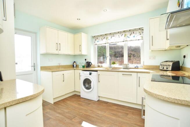 3 bed Semi-Detached for sale Image 5