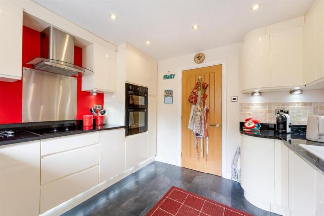 3 bed Link Detached House for sale Image 7