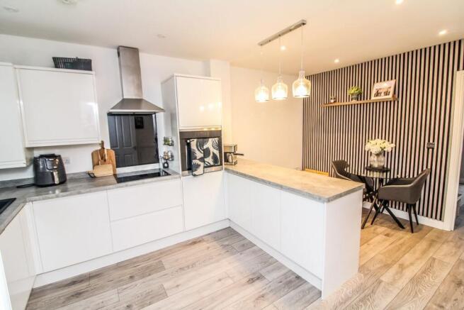 Kitchen/Dining