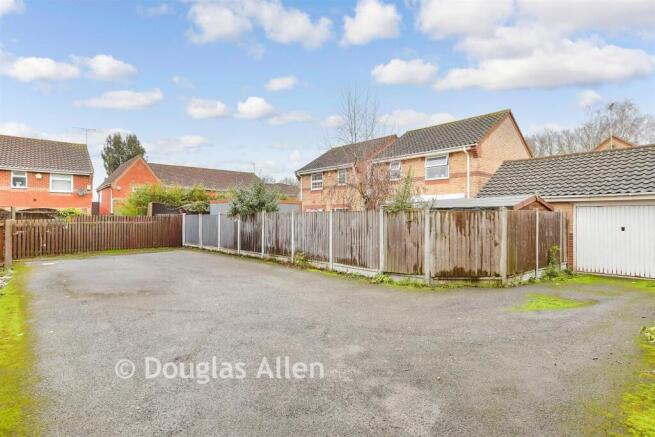 Driveway/Parking