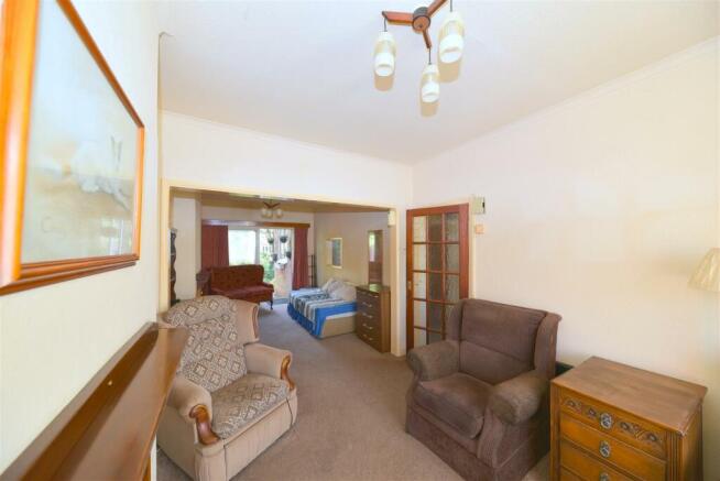 harborne park rd 326 - front reception 02.JPG