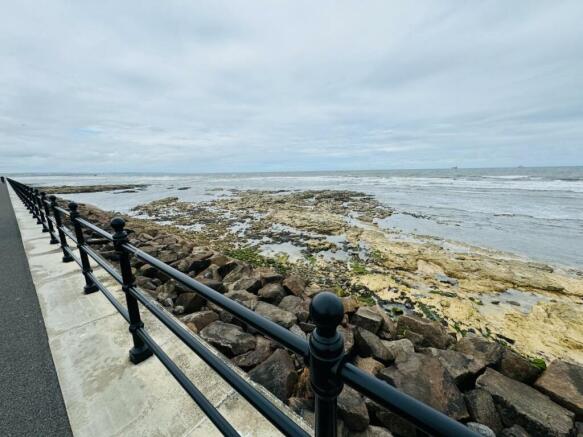 SEAFRONT POSITION