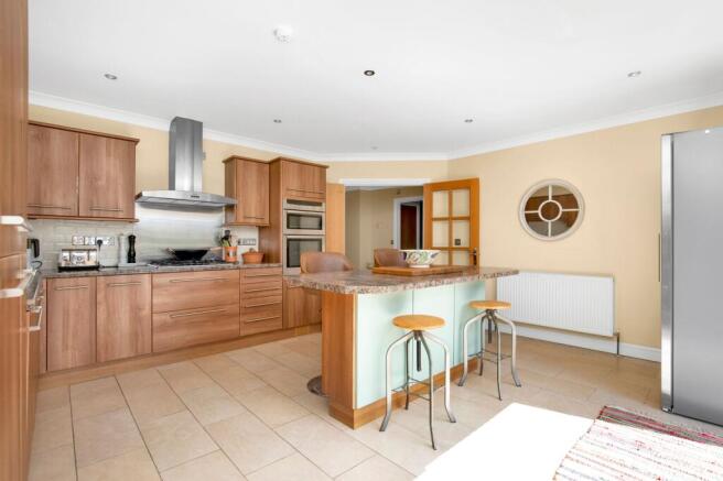Kitchen/ Breakfast Room