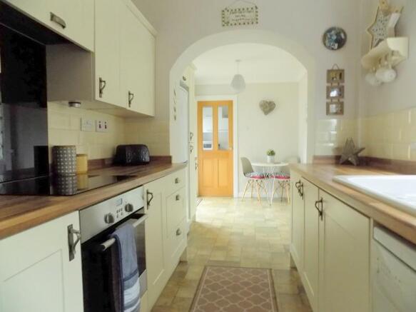 Another angle of kitchen/breakfast room