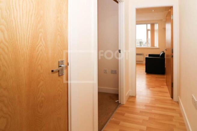 1 bed Apartment to rent Image 5