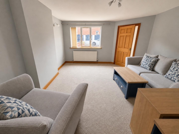 3 bed Semi-Detached for sale Image 4