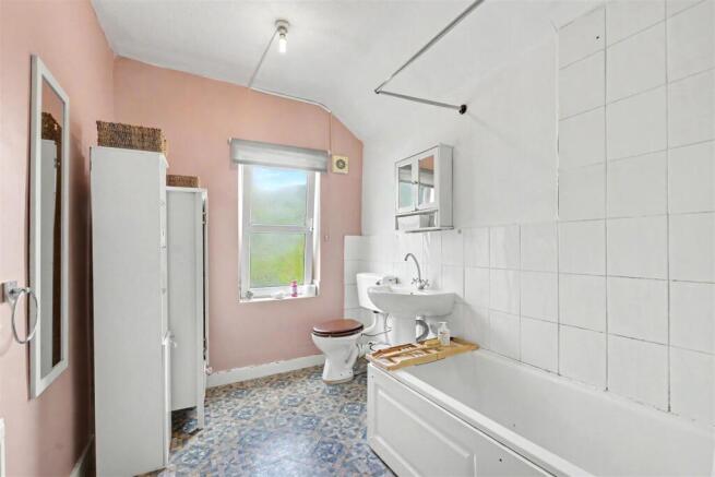Bathroom.jpeg