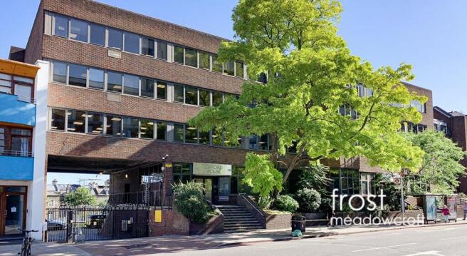 Oxford  Cambridge Hse Upper Richmond Rd Putney O