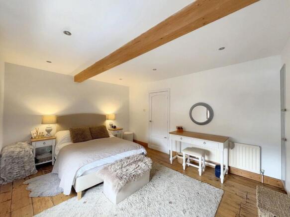 3 bed Terraced for sale Image 8