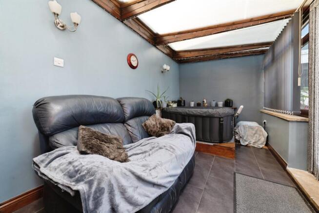 3 bed Terraced for sale Image 9