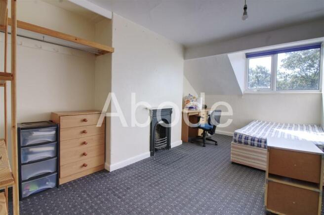8 bed House to rent Image 9