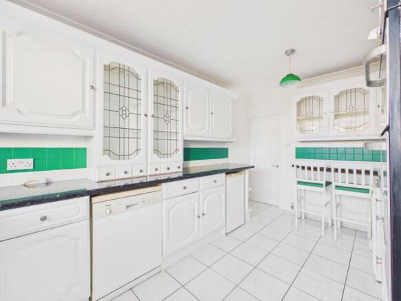 3 bed Terraced for sale Image 9