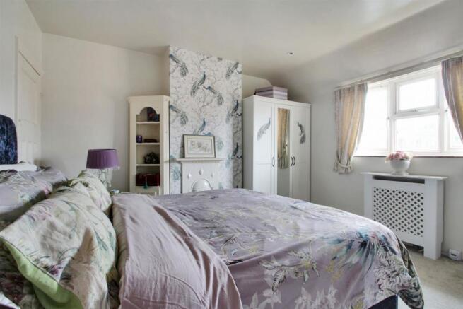 Bedroom 1.jpg