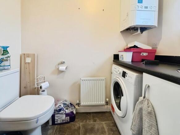 5354dd76-WhatsApp...