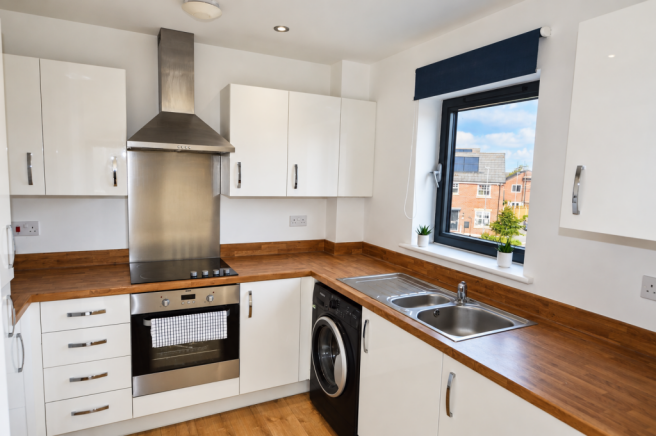 9 Pearson Place, Leigh, WN7 4EX photo 4