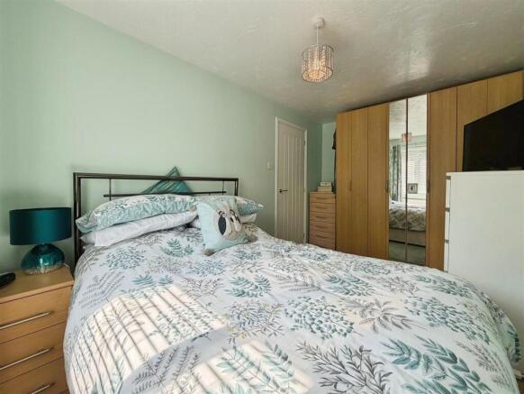 3 bed Semi-Detached for sale Image 12