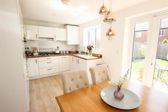 OPEN PLAN DINING KITCHEN