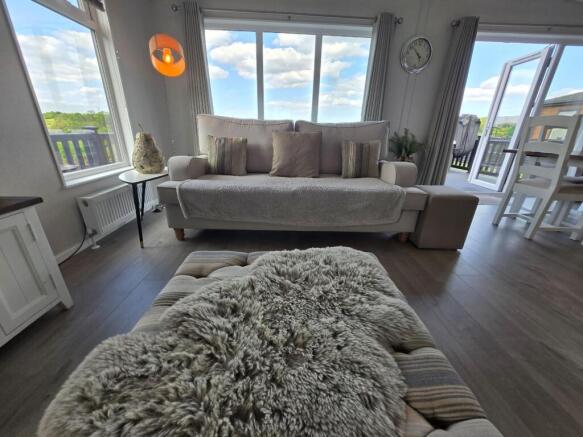 3 bed Park Home for sale Image 5