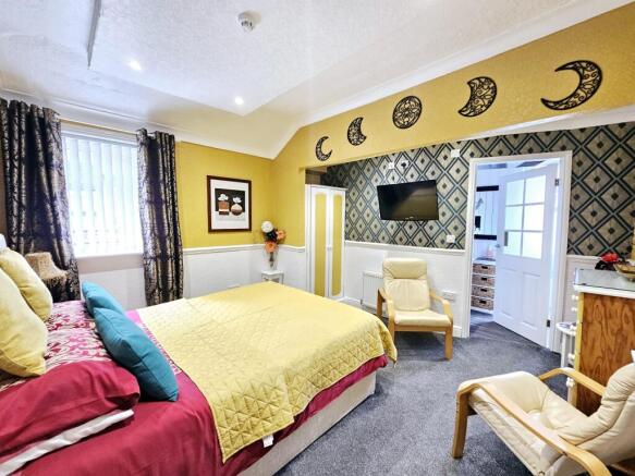 4 bed Terraced for sale Image 10