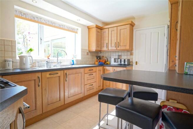 4 bed Detached for sale Image 10