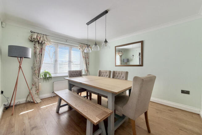 Palmarsh Crescent, Hythe, Kent photo 4