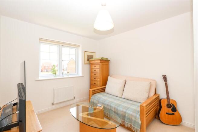 4 bed Detached for sale Image 8