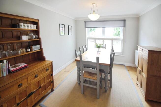 4 bed Detached for sale Image 5