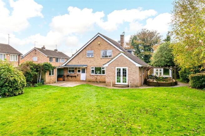 Irchester Road, Rushden, Northamptonshire, NN10 photo 4