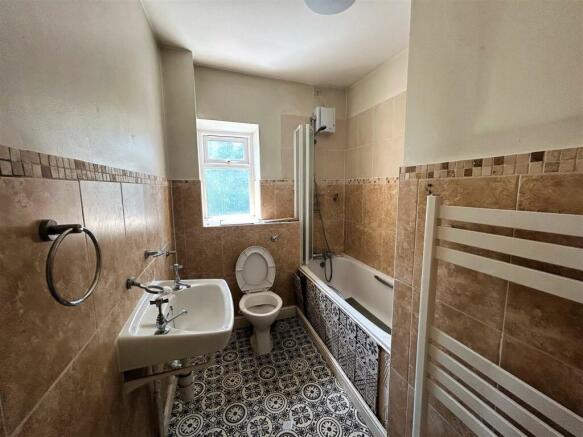 25a Semington Road - Bathroom.jpg