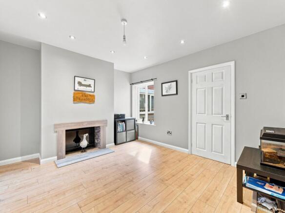 3 bed Semi-Detached for sale Image 4