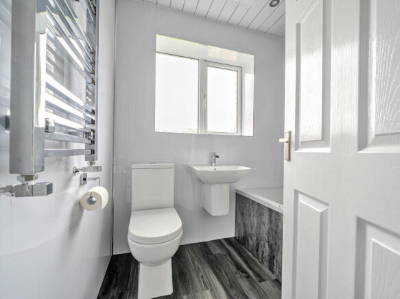 4 bed Semi-Detached for sale Image 6