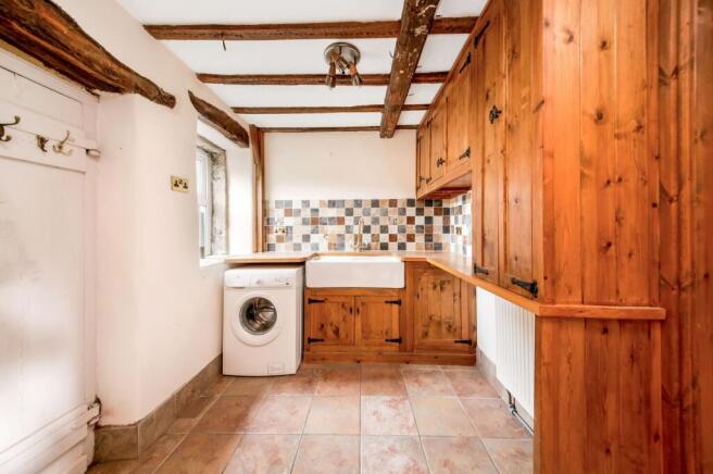5 bed Detached for sale Image 12