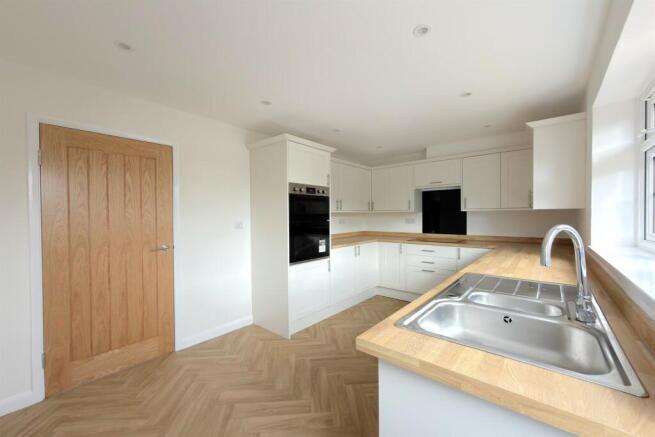 2 bed Bungalow for sale Image 4