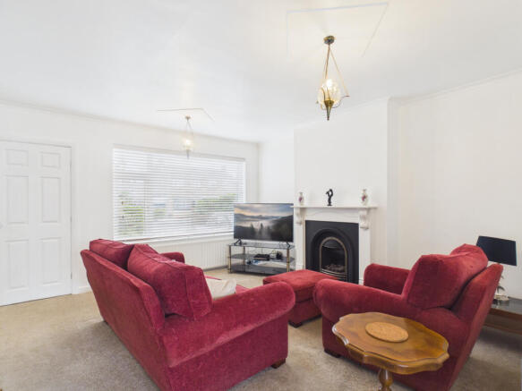 4 bed Semi-Detached for sale Image 5