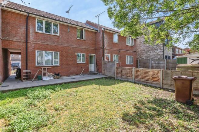 Portsea Road, Tilbury, Essex, RM18 photo 4