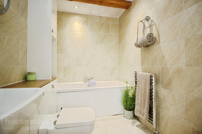 4 bed Detached Bungalow for sale Image 12