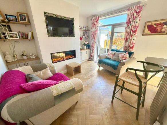 3 bed Semi-Detached for sale Image 6
